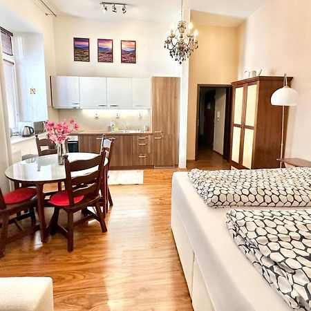 Home Away Main Square Apartment Poprad Exterior photo
