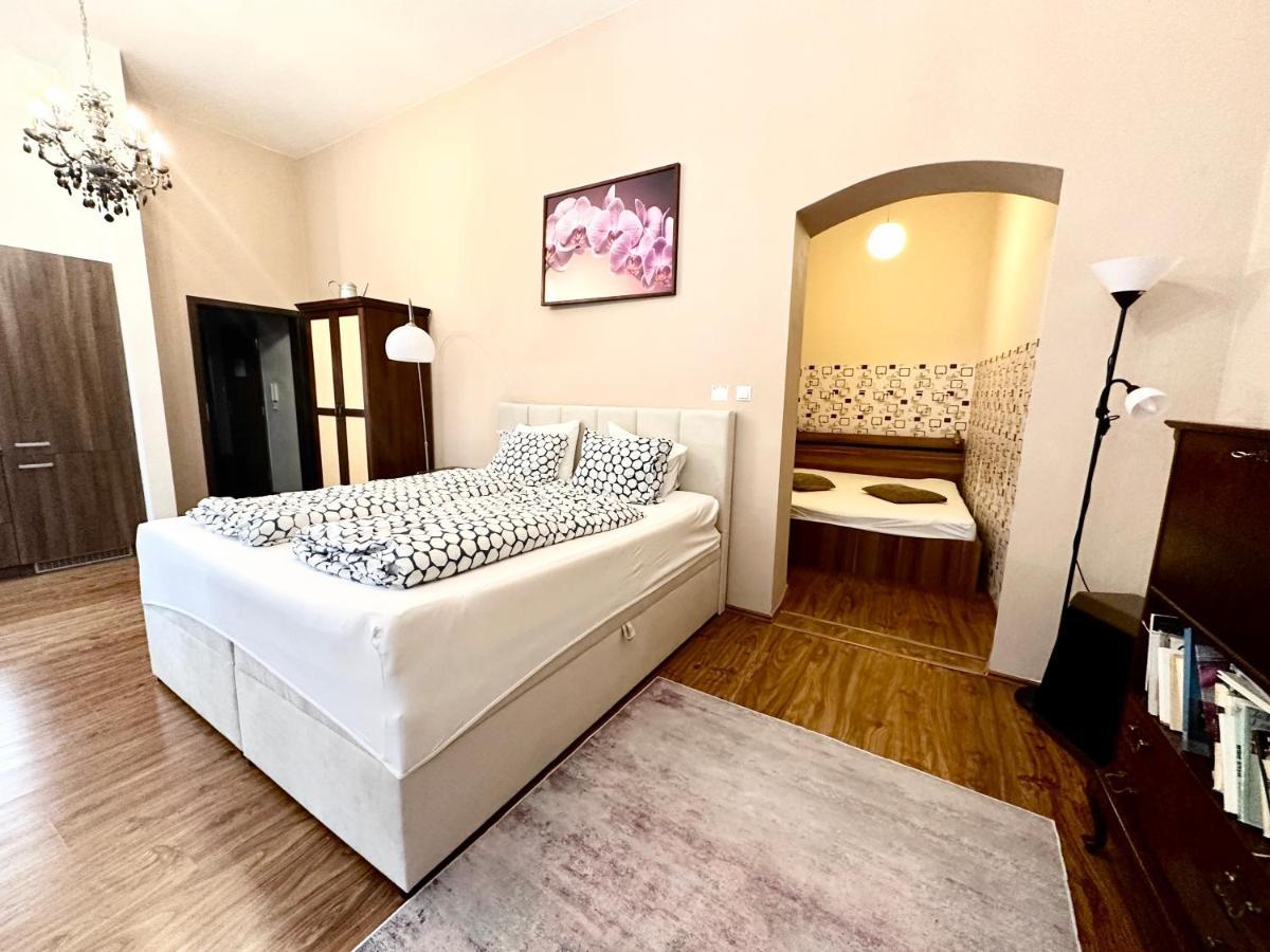 Home Away Main Square Apartment Poprad Exterior photo